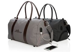 Personalised weekendbag with USB output 
