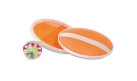 Ball game with suction cups